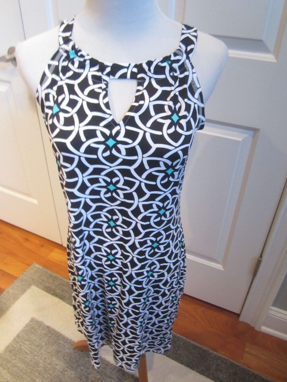 BANANA BOAT BLACK & WHITE GEOMETRIC DESIGN HALTER DRESS SMALL
